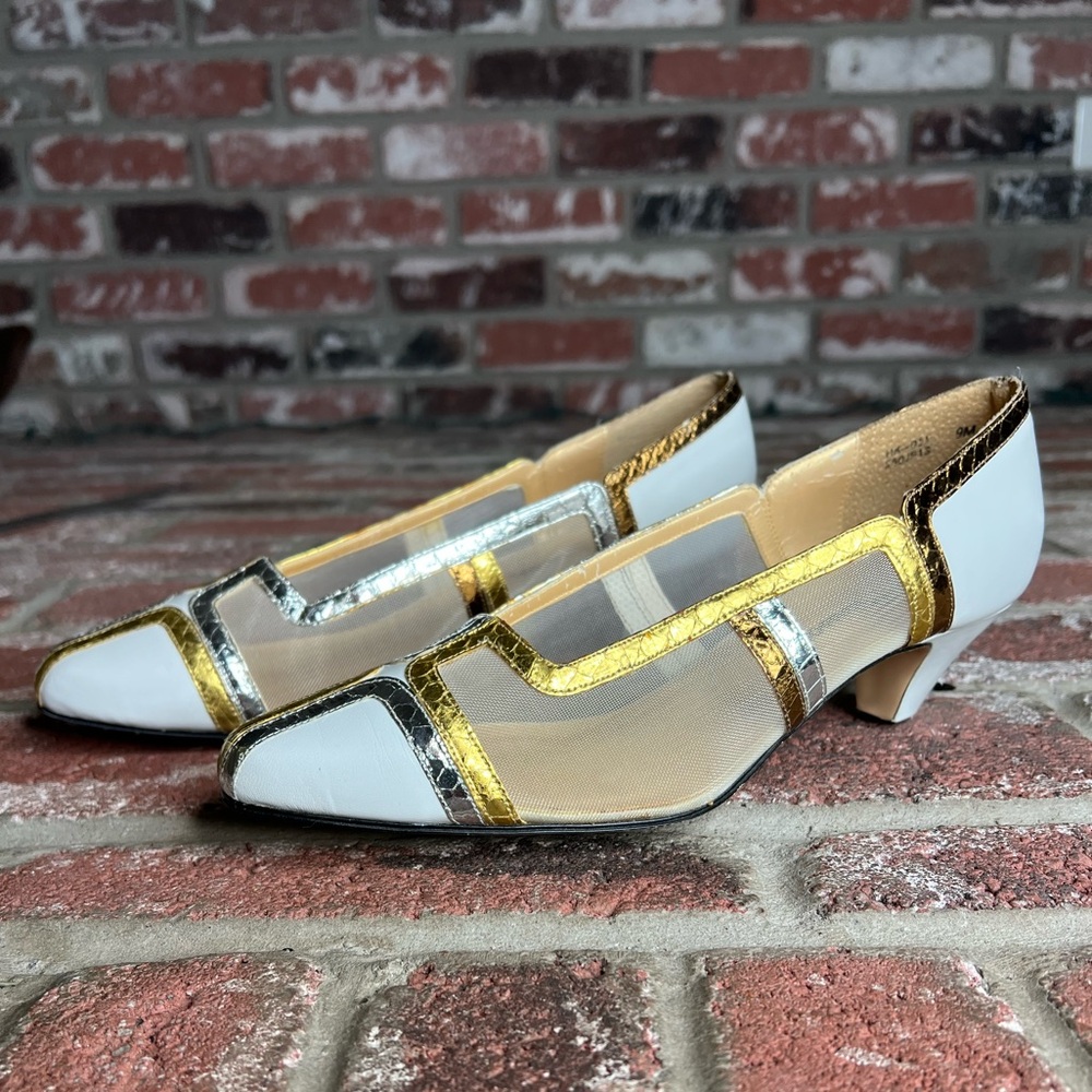 Vintage Women’s Picassos Mesh & Metallic White Kitten Heels Size 9M